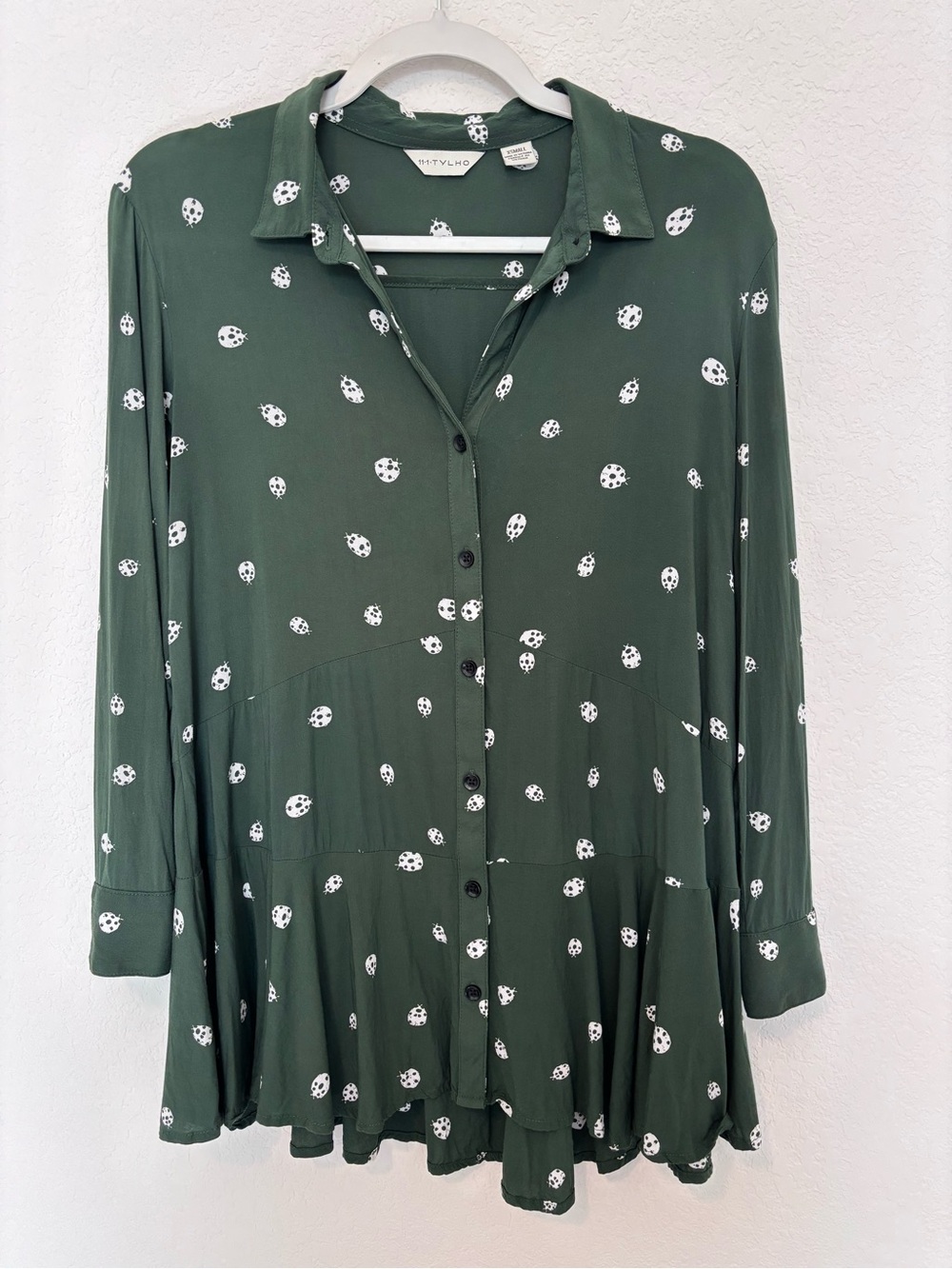 Anthropologie Tylho Larkin Ladybug Print Green Button Down Tunic Top Women’s XS